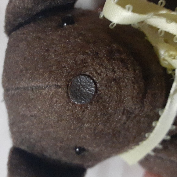 Moleskin style button teddy bear small with yellow ribbon - Picture 4 of 4